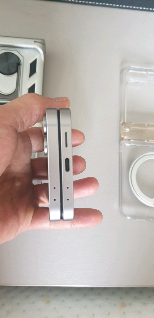 갤럭시 Z플립6 이미지