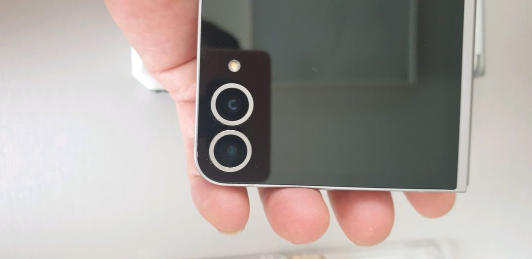 갤럭시 Z플립6 이미지