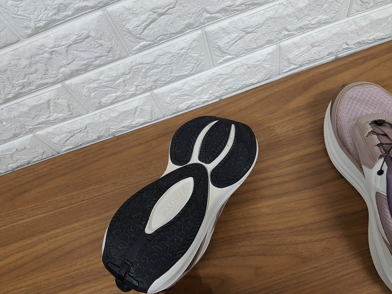 트렉스타 트레킹화 235 (핸즈프리 컴포트 등산화) 이미지