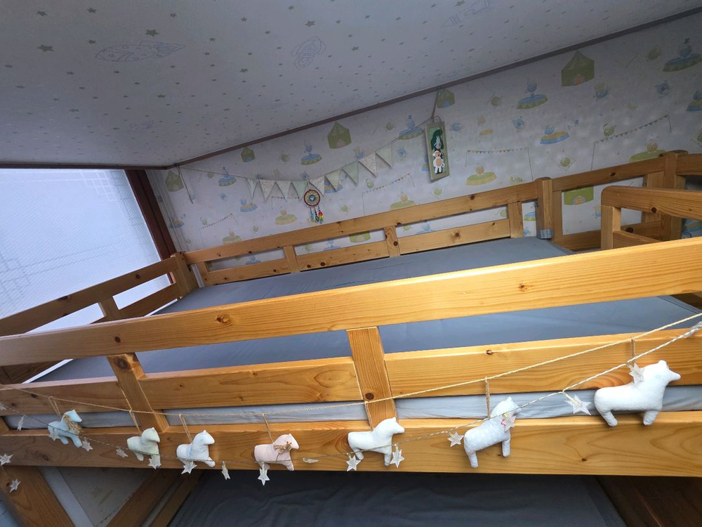 에보니아 원목 계단형 2층 침대 이미지