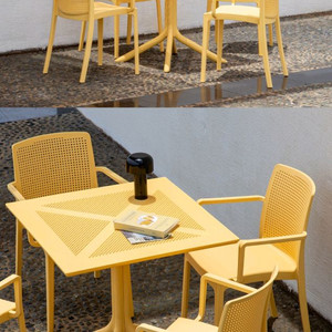 플라스틱 야외테이블 의자 세트 이미지