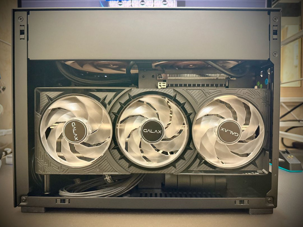 갤럭시 RTX 5080 BLACK OC 판매 이미지