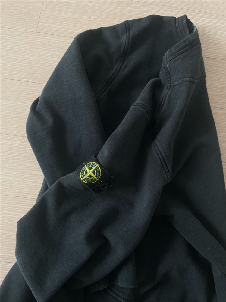 스톤아일랜드 키즈 와펜 맨투맨 블랙 이미지