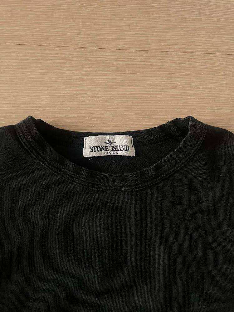 스톤아일랜드 키즈 와펜 맨투맨 블랙 이미지