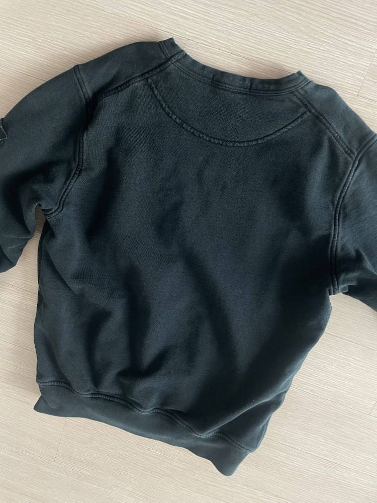 스톤아일랜드 키즈 와펜 맨투맨 블랙 이미지