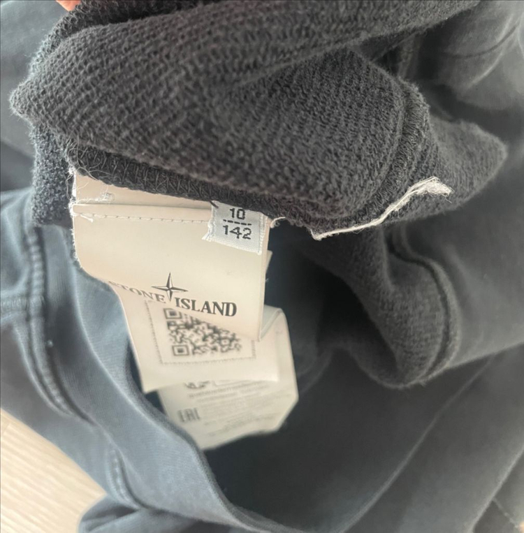 스톤아일랜드 키즈 와펜 맨투맨 블랙 이미지