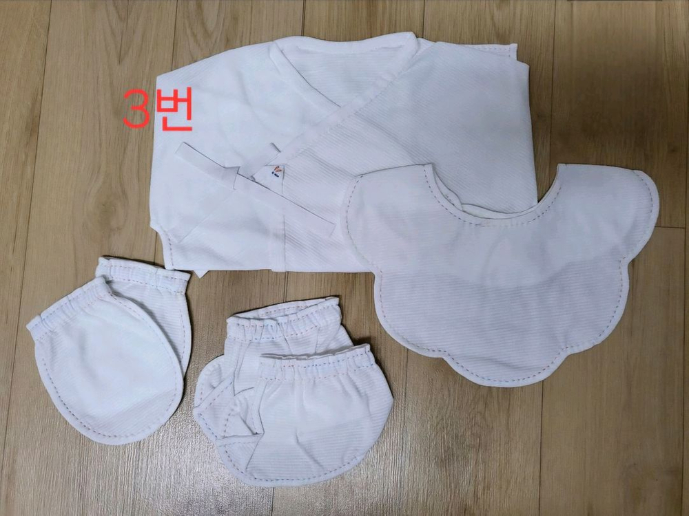 퀼트소품 :배냇저고리세트 이미지