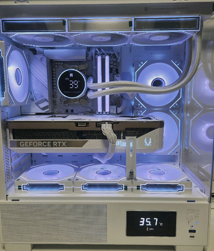9800x3d rtx5080 화이트 컴퓨터 본체 팝니다 이미지