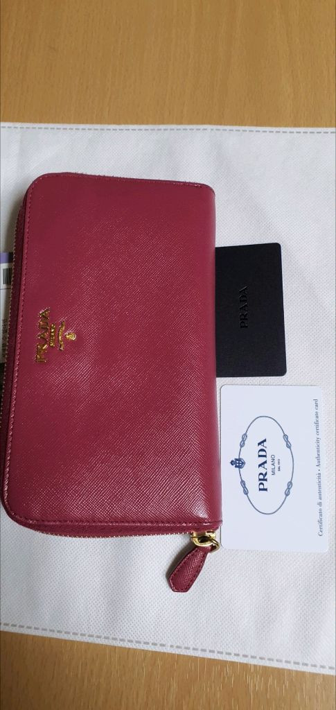 프라다 사피아노 장지갑 핑크 정품A급(보증서O)구찌프라다루이비통디올고야드샤넬셀린느보테가생로랑발렌시아가버버리가방 이미지