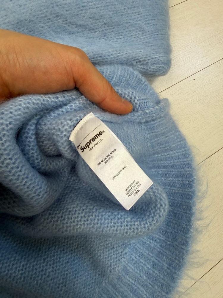 슈프림 모헤어 니트 25fw L 사이즈상태 9.8/10사진찍고 절대 안입습니다 이미지