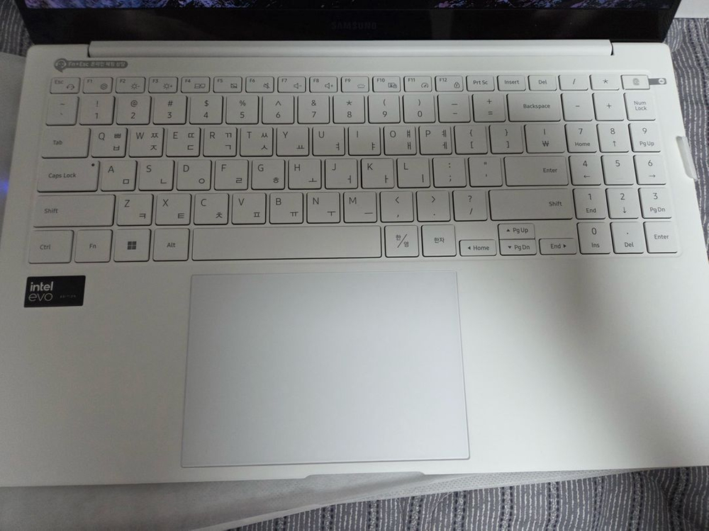 갤럭시북2프로 SE 15형(울트라5/16g/256g/윈포) 최상급 이미지