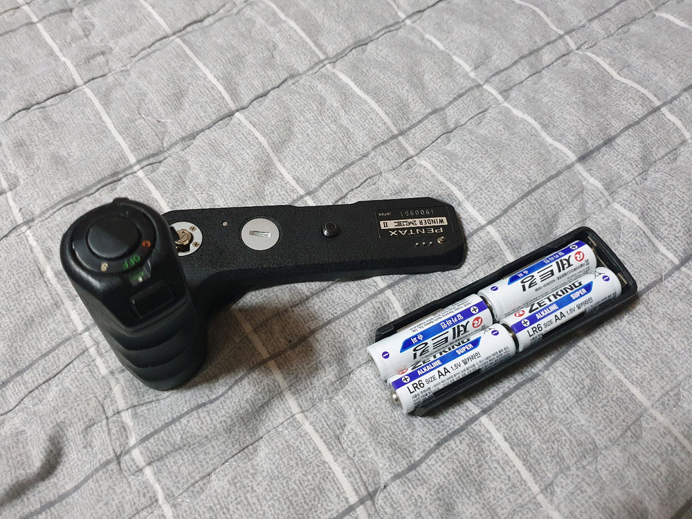 펜탁스 프로그램A 바디및 50mm f1.4렌즈 + 모터드라이버 셋트 입니다 이미지