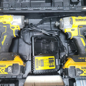 디월트 브러쉬리스 충전 임팩 드라이버 드릴 콤보 세트 이미지