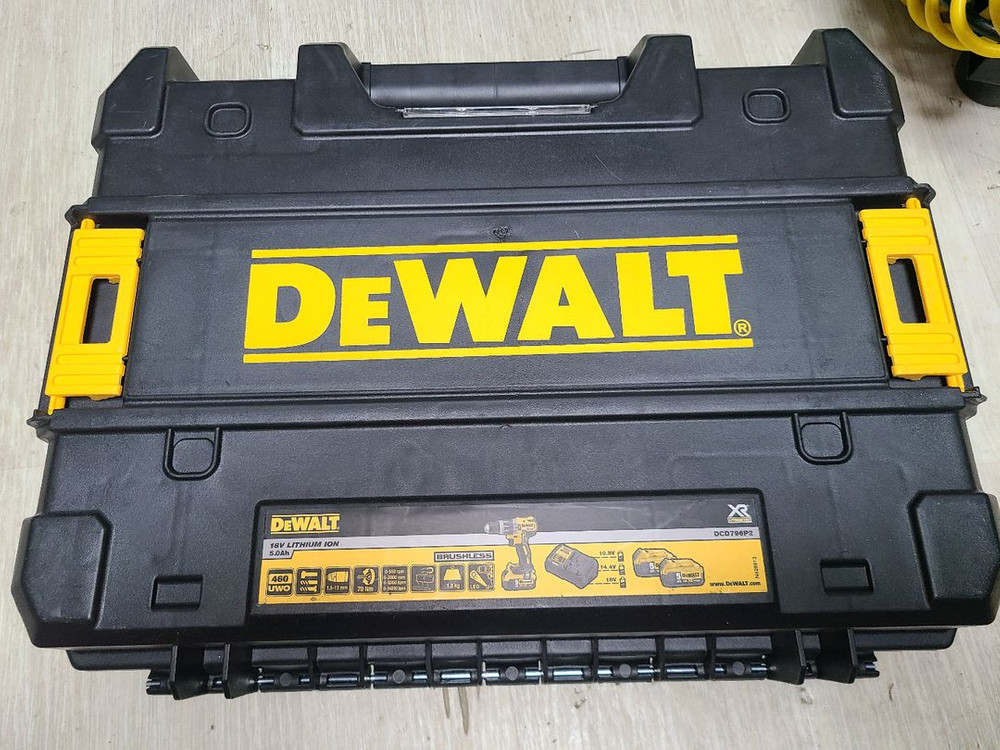 디월트 브러쉬리스 충전 임팩 드라이버 드릴 콤보 세트 이미지