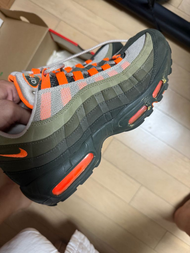 [275] 나이키 에어맥스 95 og 토탈 오렌지 이미지