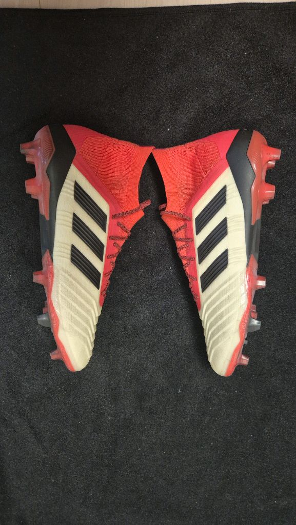 아디다스 프레데터 18.1 FG 275 이미지