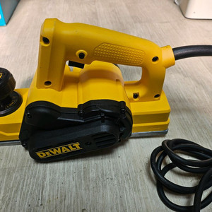 디월트 전기 대패 이미지