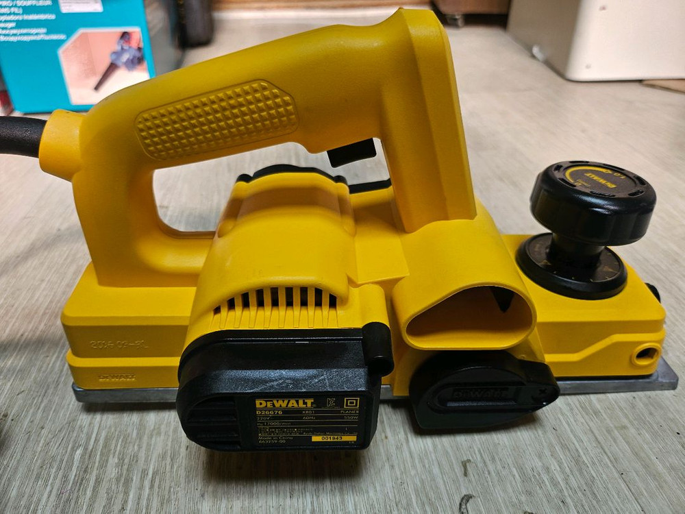 디월트 전기 대패 이미지