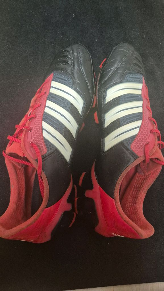 아디다스 프레데터 아디파워 FG 검빨 270 이미지