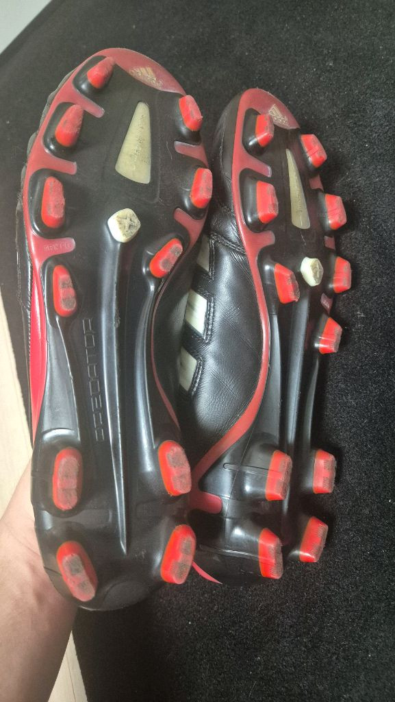 아디다스 프레데터 아디파워 FG 검빨 270 이미지