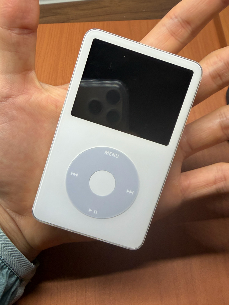 [S급] 애플 아이팟 클래식 5세대 30GB 화이트 이미지