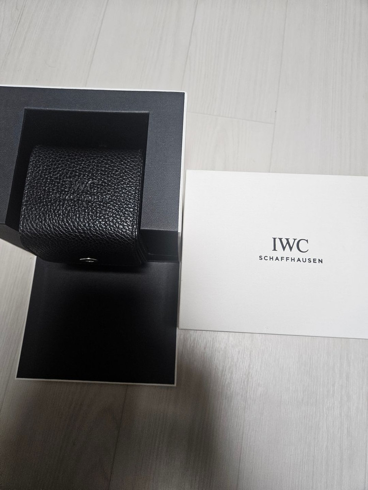 정품 ] IWC 시계케이스 박스 판매합니다 :) 이미지