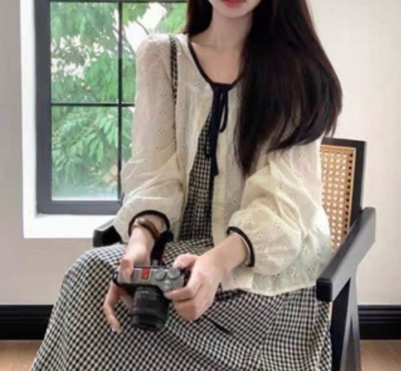 배색 리본 블라우스 이미지