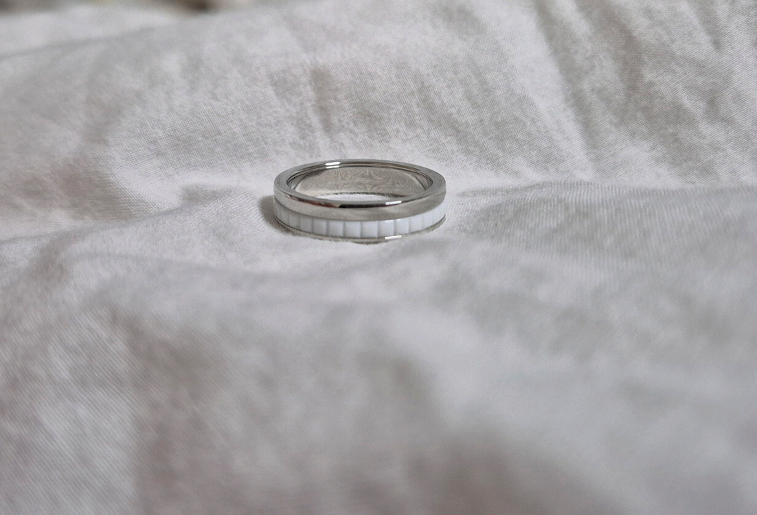 부쉐론 콰트로 더블화이트에디션 링 반지 팝니다 이미지