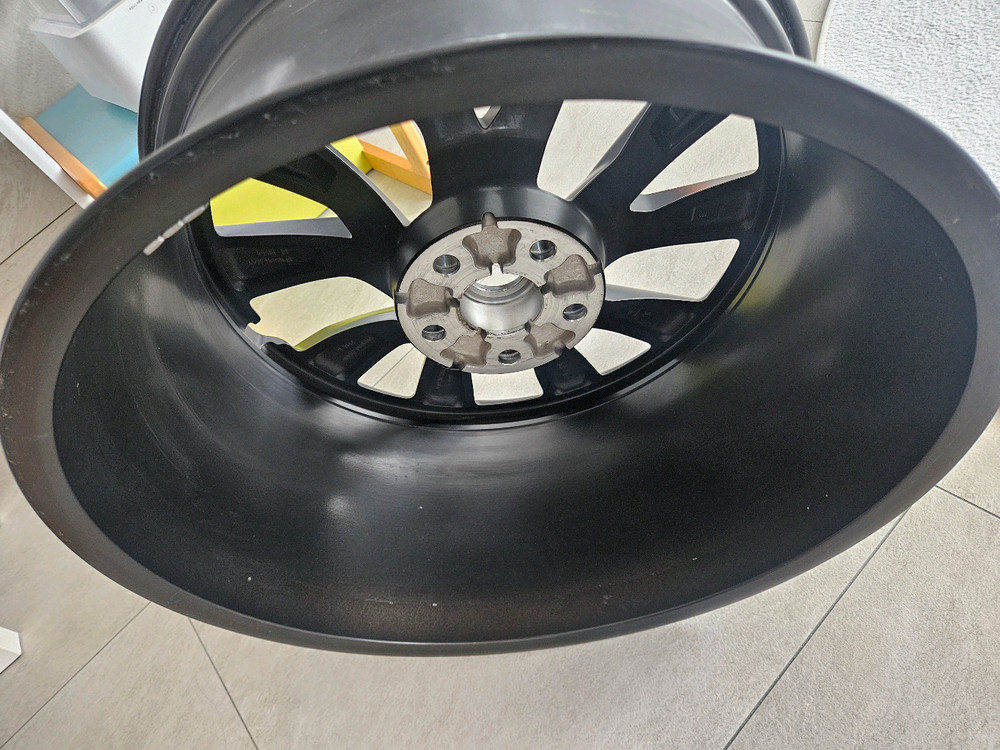 테슬라 모델x 리프레쉬 20인치 휠(후륜) 이미지