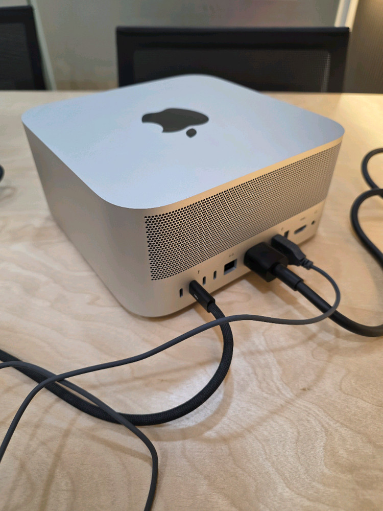 맥 스튜디오 M2 Ultra (128G/8TB) + 스튜디오 디스플레이 일괄세트 [풀스펙/직거래] 이미지