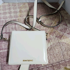 화이트 크로스백 브라비시모 이미지