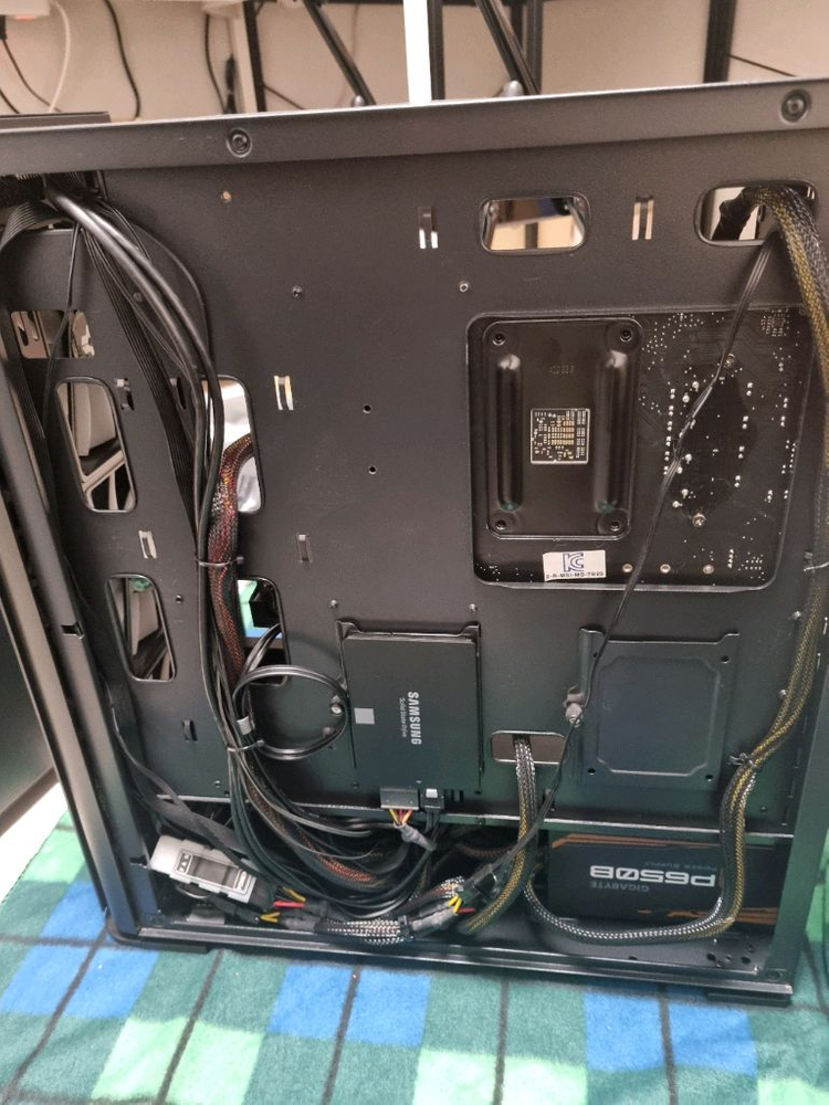 오늘만 급매 게이밍 컴퓨터 라이젠 5600, strix rx6750xt 본체 팝니다 이미지