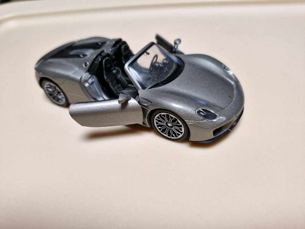 웰리 포르쉐 918 스파이더 다이캐스트 미니카 도어개폐 건메탈 박스없음 이미지