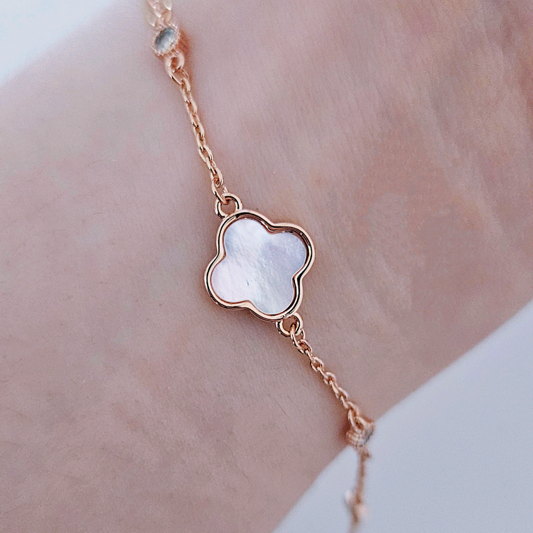 새상품,선물박스포장]화이트 고급 자개 클로버 팔찌/목걸이 귀걸이 반지 진주 샤넬 14k 18k 스와로브스키 루이비통 이미지