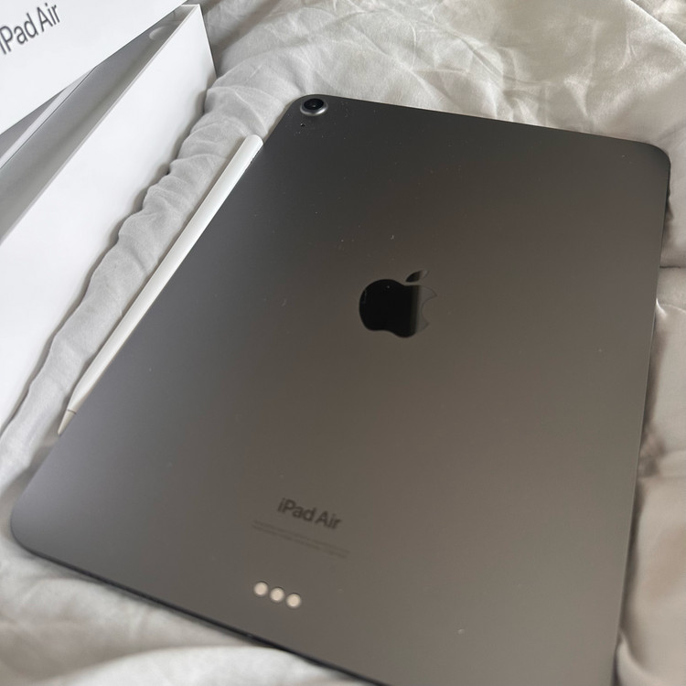 아이패드 에어 5세대 + 애플팬슬 2세대 이미지