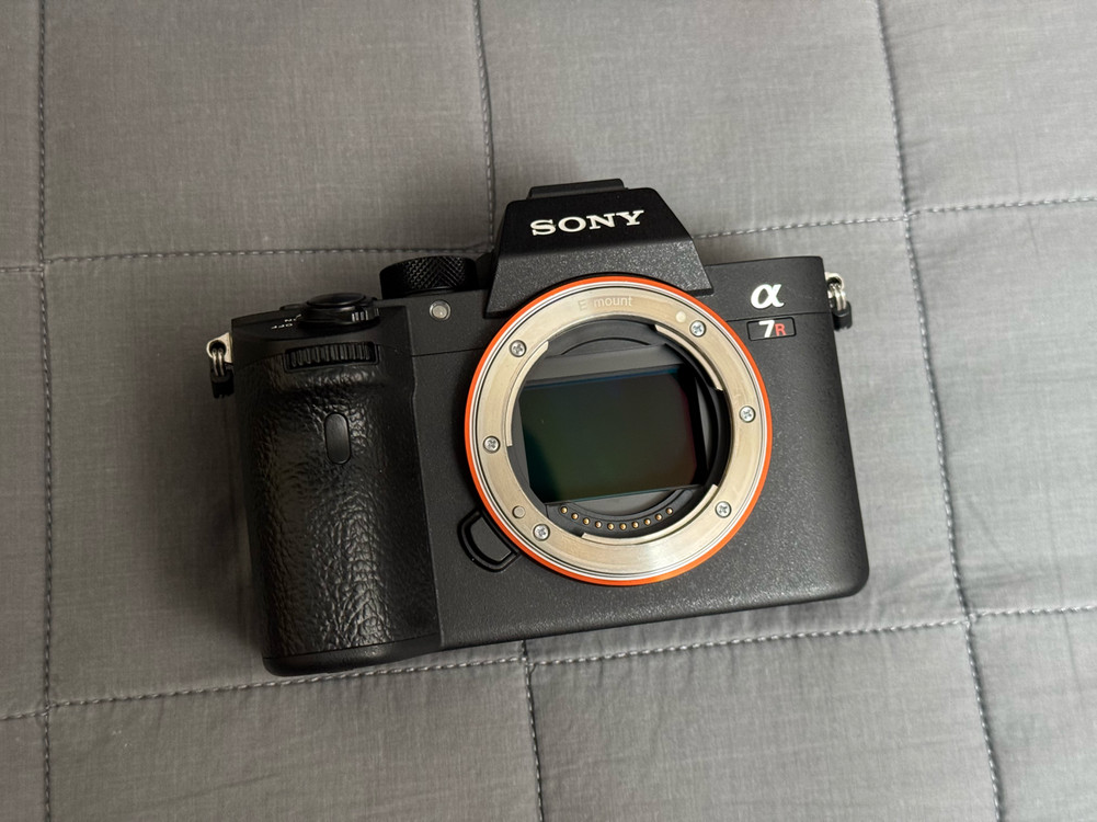 소니 A7R3 풀프레임 미러리스 이미지