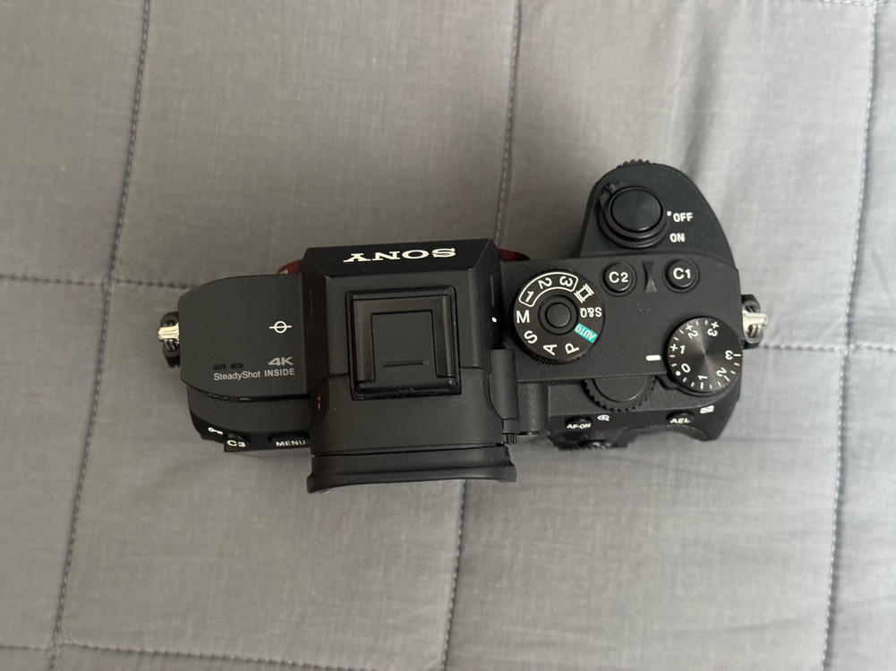 소니 A7R3 풀프레임 미러리스 이미지