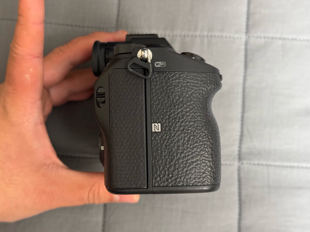 소니 A7R3 풀프레임 미러리스 이미지