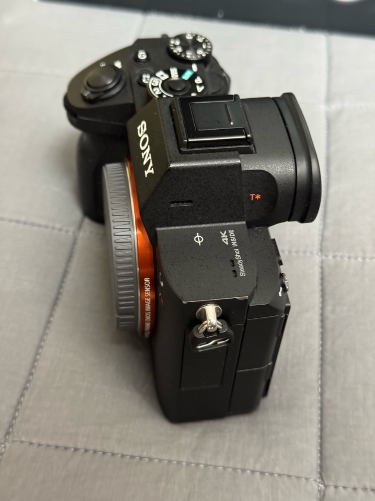 소니 A7R3 풀프레임 미러리스 이미지