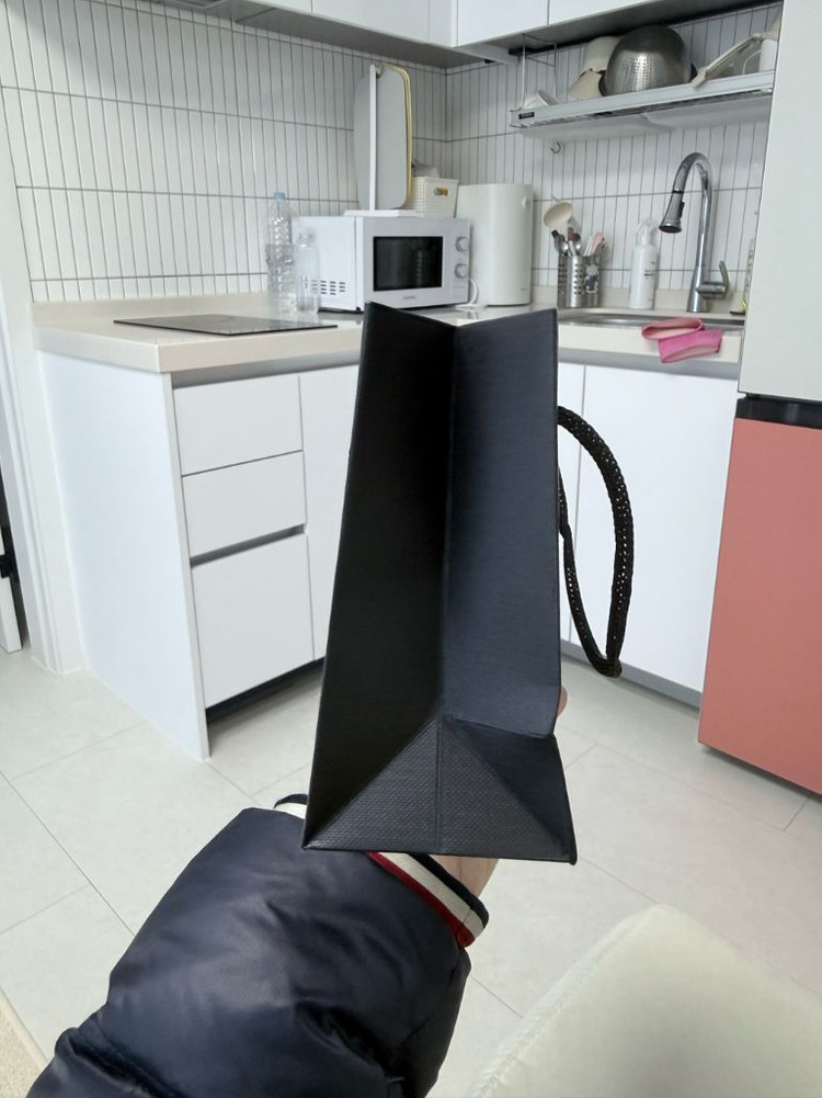 명품 입생로랑 생로랑 쇼핑백 이미지