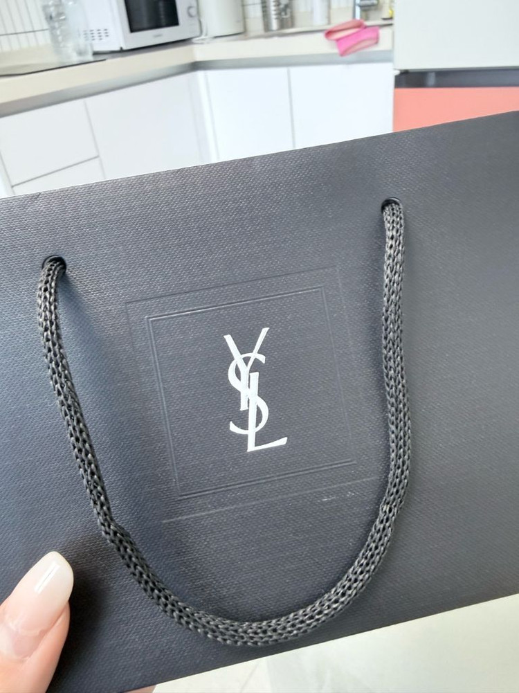 명품 입생로랑 생로랑 쇼핑백 이미지