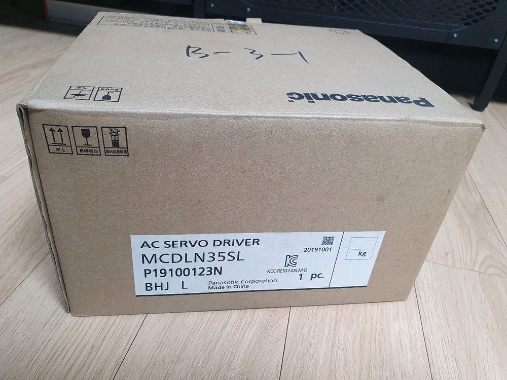 Panasonic 서보드라이버 MCDLN35SL 750W 미사용품 이미지