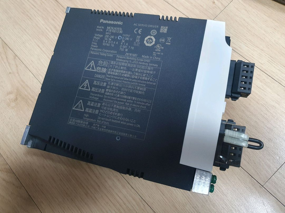 Panasonic 서보드라이버 MCDLN35SL 750W 미사용품 이미지