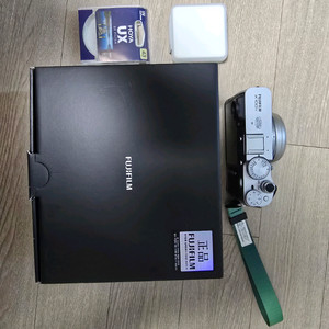 후지x100v 실버 판매합니다