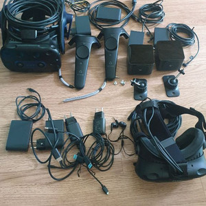 바이브프로2 + 컨트롤러 2개 + 베이스테이션1.0 2개 이미지