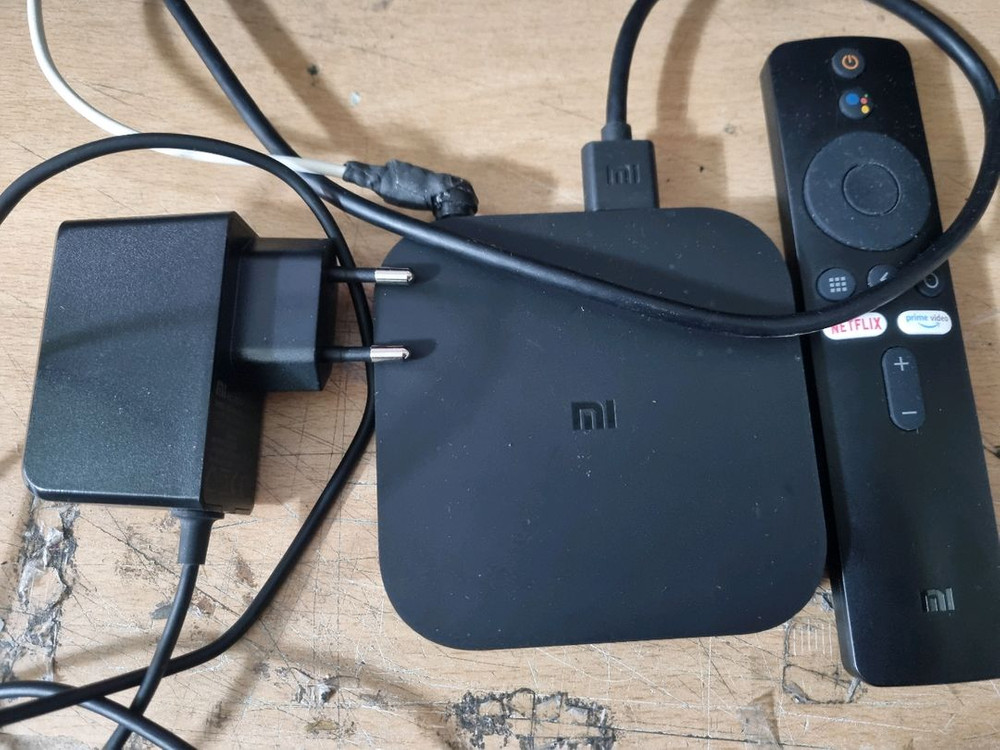 샤오미 박스S 4K 및 샤오미 스틱 4K . FHD 및 리모컨 이미지