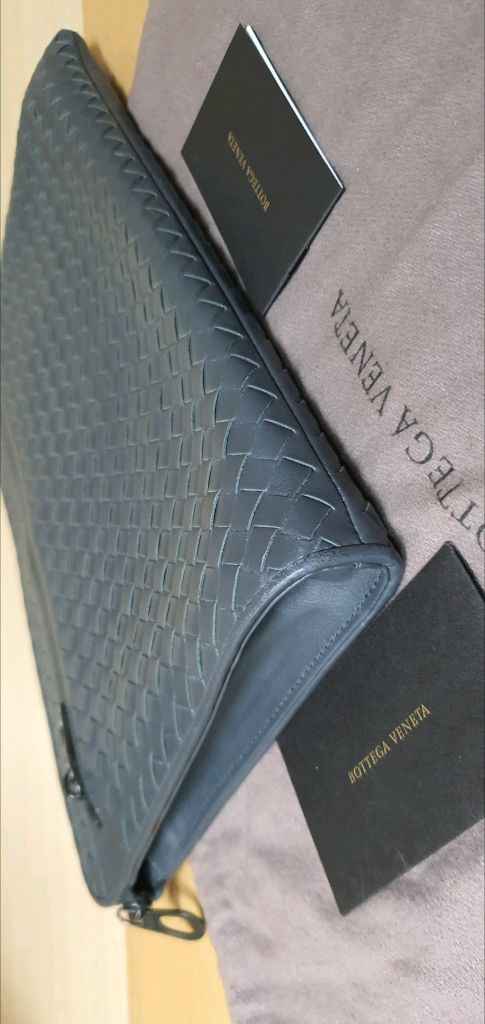 보테가베네타 클러치백 투지퍼 정품S급(감정O)구찌프라다루이비통디올고야드샤넬셀린느보테가생로랑발렌시아가버버리가방 이미지