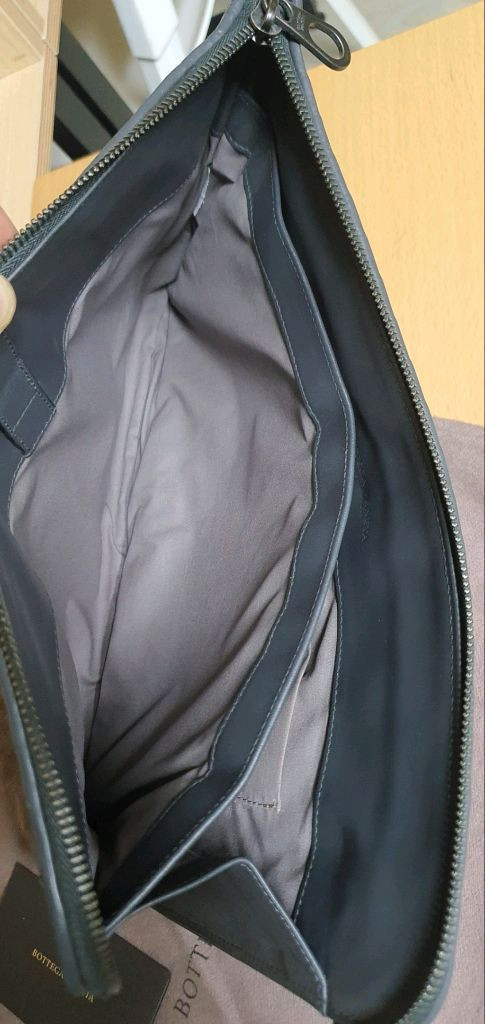 보테가베네타 클러치백 투지퍼 정품S급(감정O)구찌프라다루이비통디올고야드샤넬셀린느보테가생로랑발렌시아가버버리가방 이미지