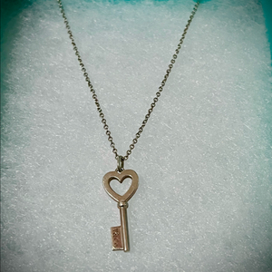 티파니앤코 하트열쇠 실버목걸이 이미지