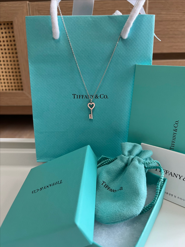 티파니앤코 하트열쇠 실버목걸이 이미지